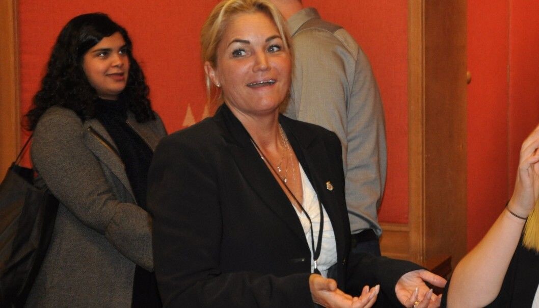 — Hvis landsmøtet ber meg om det, vil jeg plukke opp hansken, sier Cecilie Lyngby. — Hvis landsmøtet ber meg om det, vil jeg plukke opp hansken, sier Cecilie Lyngby.