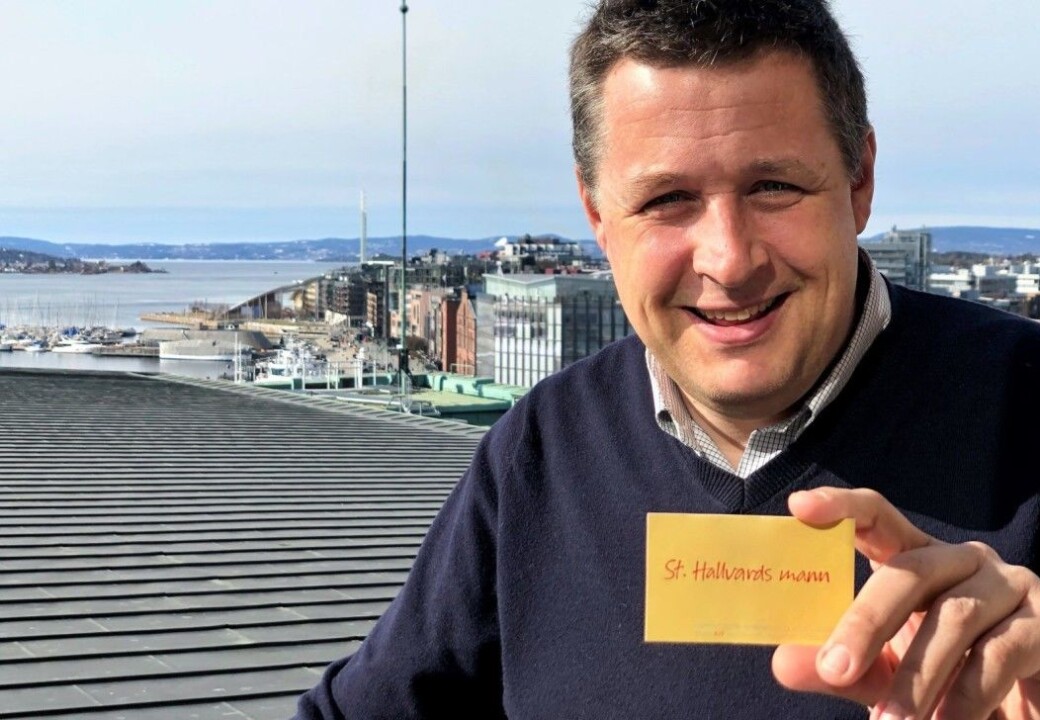 Oslopatriot, prest, KrF-politiker og VIF-tilhenger Espen Andreas Hasle byttet visittkort da striden om byvåpenet raste. Oslopatriot, prest, KrF-politiker og VIF-tilhenger Espen Andreas Hasle byttet visittkort da striden om byvåpenet raste.