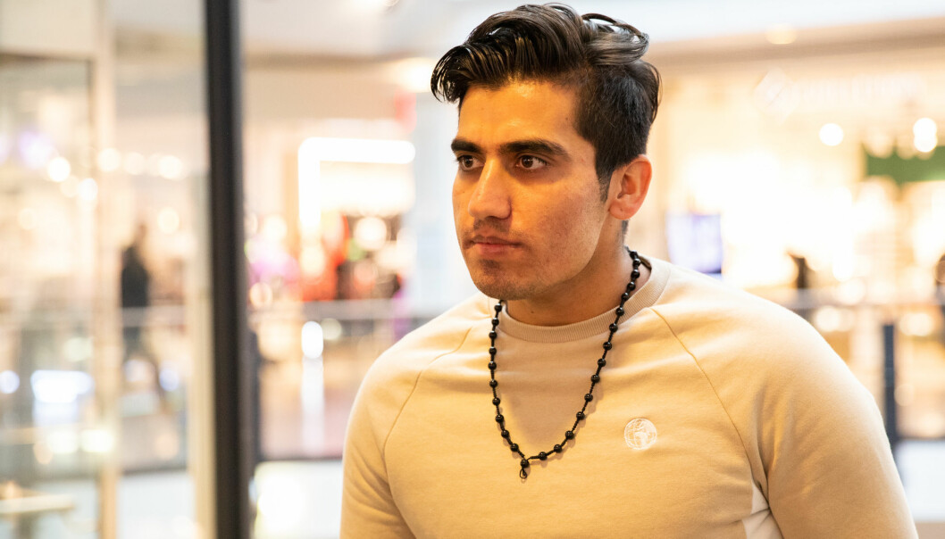 Mohammed Khan (21) mener det er dyrt å risikere 2000 kroner i bot for manglende munnbind.