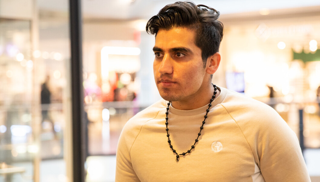 Mohammed Khan (21) mener det er dyrt å risikere 2000 kroner i bot for manglende munnbind. Mohammed Khan (21) mener det er dyrt å risikere 2000 kroner i bot for manglende munnbind.