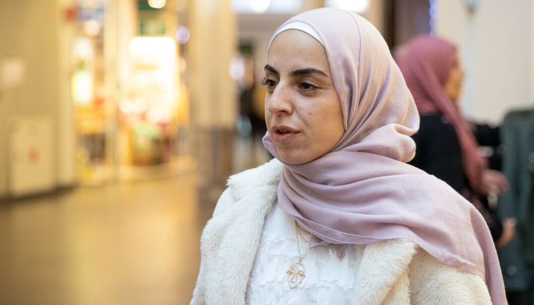Ghiwa Al Sheikh Fattouh (23) syns det er bra at myndighetene stiller strengere krav til smittevern. Ghiwa Al Sheikh Fattouh (23) syns det er bra at myndighetene stiller strengere krav til smittevern.