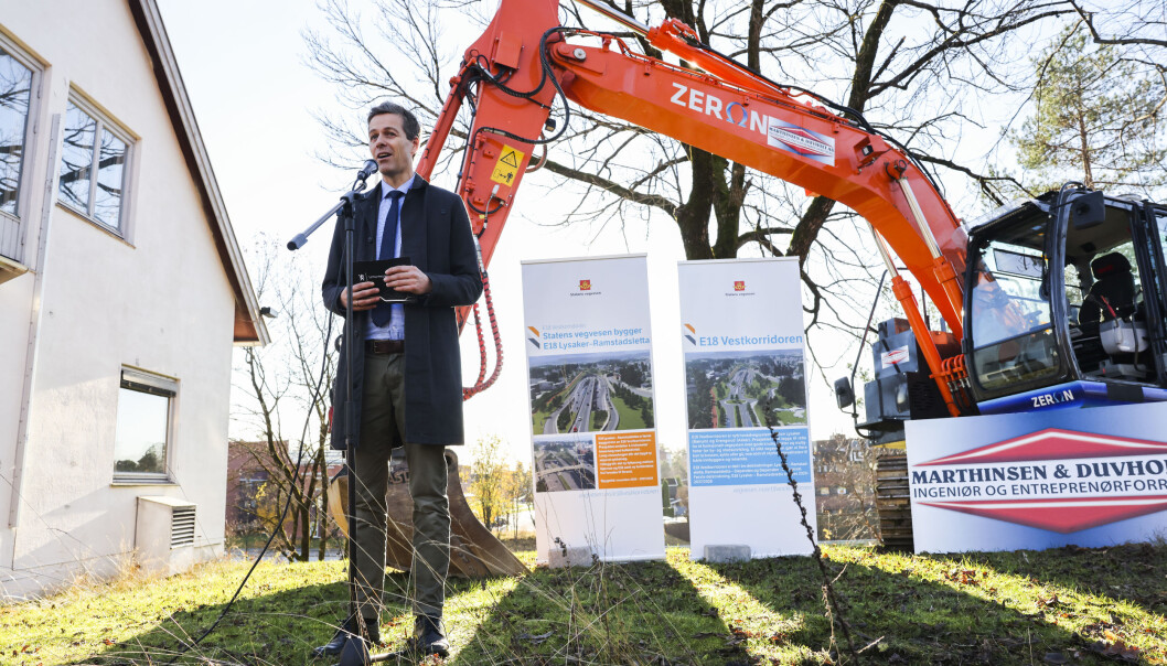 Samferdselsminister Knut Arild Hareide (KrF) under anleggsstarten for Lysaker-Ramstadsletta. Samferdselsminister Knut Arild Hareide (KrF) under anleggsstarten for Lysaker-Ramstadsletta.
