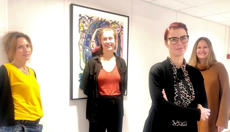 Fire av de tolv i smitteverntemaet fra et vaktskifte i oktober.
Fra venstre Dagrun Norbakken, sykepleier. Bak, Aslaug Asgeirsdatter Ullerud, ernæringskonsulent og sykepleier Margrete Samuelsen. I front, Gunnhildur Arnadottir, sykepleier og leder av smittevernteamet i bydelen.