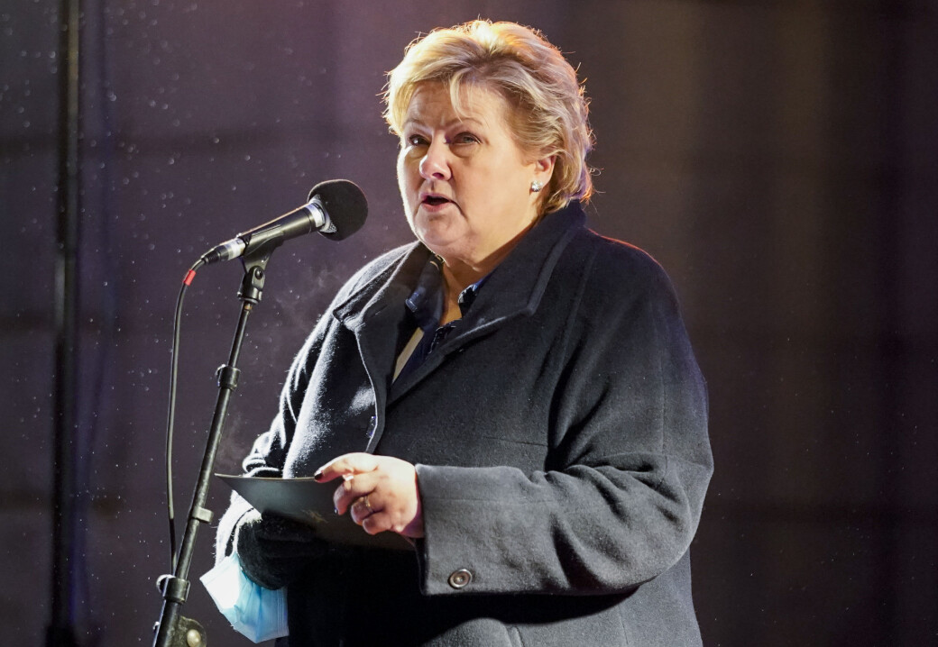 — Dessverre er ikke antisemittismen utryddet, sa statsminister Erna Solberg (H) under markeringen utenfor Nationaltheateret. — Dessverre er ikke antisemittismen utryddet, sa statsminister Erna Solberg (H) under markeringen utenfor Nationaltheateret.