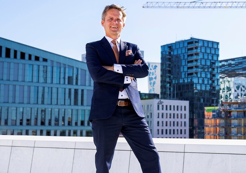 Christian Lunde og VisitOslo oppfordrer folk til å kjøpe mat hos de restaurantene som holder åpent. Christian Lunde og VisitOslo oppfordrer folk til å kjøpe mat hos de restaurantene som holder åpent.