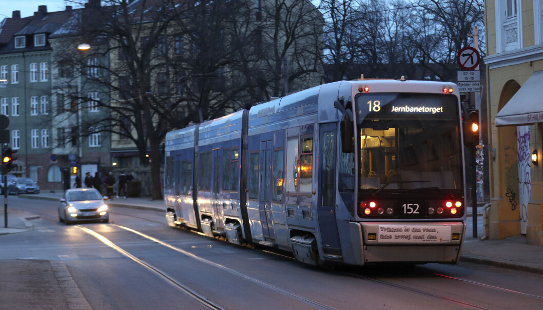 18-trikken, den gang den passerte Oslogate og Bispegata. 18-trikken, den gang den passerte Oslogate og Bispegata.