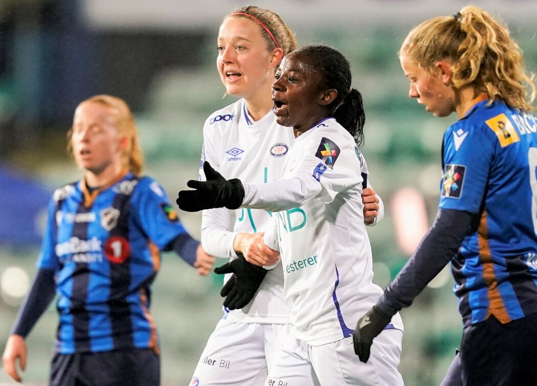 Toppscorer Ajara Njoya ga Vålerenga en tidlig ledelse mot Stabæk i onsdagens siste kvartfinale for kvinner. Toppscorer Ajara Njoya ga Vålerenga en tidlig ledelse mot Stabæk i onsdagens siste kvartfinale for kvinner.