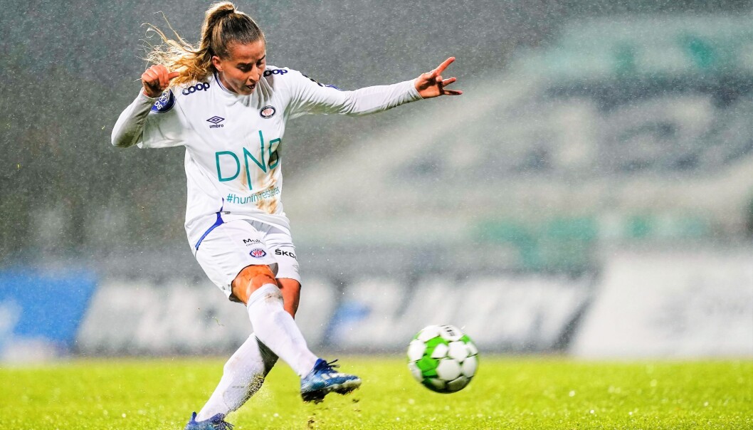 Sigrid Heien Hansen vartet opp med det som kanskje blir sesongens mål onsdag kveld. Sigrid Heien Hansen vartet opp med det som kanskje blir sesongens mål onsdag kveld.