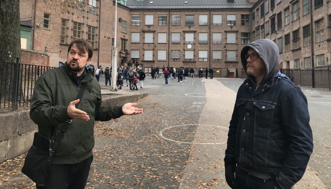 — Bybarn trenger plass til lek. Skolegården er både lekegrind, møteplass og læringsarena, erklærer FAU-medlemmer ved Sagene skole, Tommy Bull Henstein (t.h.) og Torkild Hovde Lyngstad. — Bybarn trenger plass til lek. Skolegården er både lekegrind, møteplass og læringsarena, erklærer FAU-medlemmer ved Sagene skole, Tommy Bull Henstein (t.h.) og Torkild Hovde Lyngstad.
