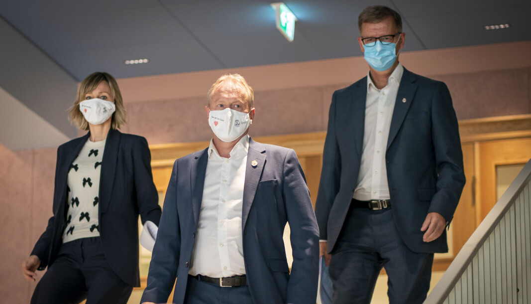 Oslo kommune har varslet pressekonferanse mandag. Her er byrådsleder Raymond Johansen (foran), byråd for oppvekst og kunnskap, Inga Marte Thorkildsen, og helsebyråd Robert Steen. Oslo kommune har varslet pressekonferanse mandag. Her er byrådsleder Raymond Johansen (foran), byråd for oppvekst og kunnskap, Inga Marte Thorkildsen, og helsebyråd Robert Steen.