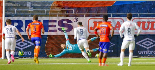 Omdiskutert straffe berget poeng for Vålerenga mot tabelljumbo AaFK Omdiskutert straffe berget poeng for Vålerenga mot tabelljumbo AaFK