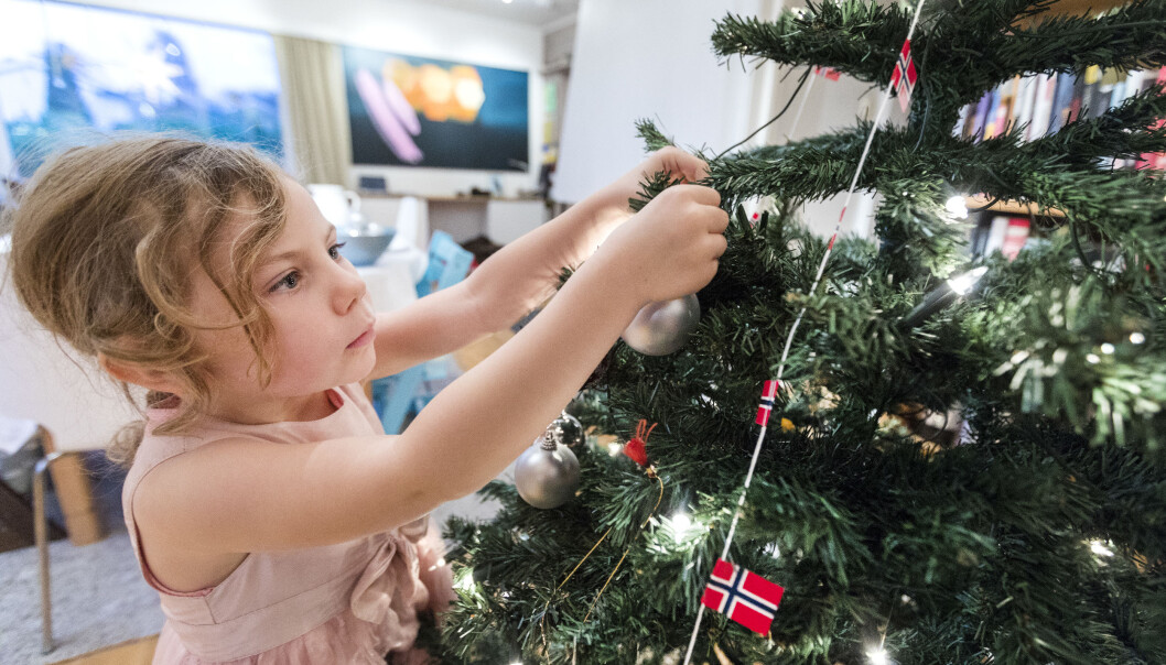 – Vi vil at alle skal få feire jul med så mange som mulig av de man ønsker rundt seg. Det fortjener vi, ikke minst i år, sa statsminister Erna Solberg (H) på regjeringens pressekonferanse om koronasituasjonen onsdag. – Vi vil at alle skal få feire jul med så mange som mulig av de man ønsker rundt seg. Det fortjener vi, ikke minst i år, sa statsminister Erna Solberg (H) på regjeringens pressekonferanse om koronasituasjonen onsdag.