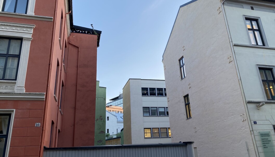 Dagens bolignorm fremprovoserer snik-hyblifisering. Vil det ikke være bedre å lage nye regler som åpner opp for mindre boliger i kontrollerte former, spør skribenten. Dagens bolignorm fremprovoserer snik-hyblifisering. Vil det ikke være bedre å lage nye regler som åpner opp for mindre boliger i kontrollerte former, spør skribenten.