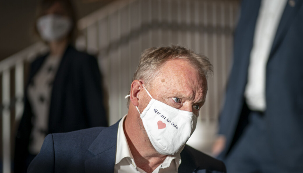 — Som varslet forrige uke vil byrådet gjør en vurdering iløpet av denne uka om ytterlig nye lettelser, sier Raymond Johansen (Ap). Men han kan ikke si når vurderingen kommer denne uken. — Som varslet forrige uke vil byrådet gjør en vurdering iløpet av denne uka om ytterlig nye lettelser, sier Raymond Johansen (Ap). Men han kan ikke si når vurderingen kommer denne uken.