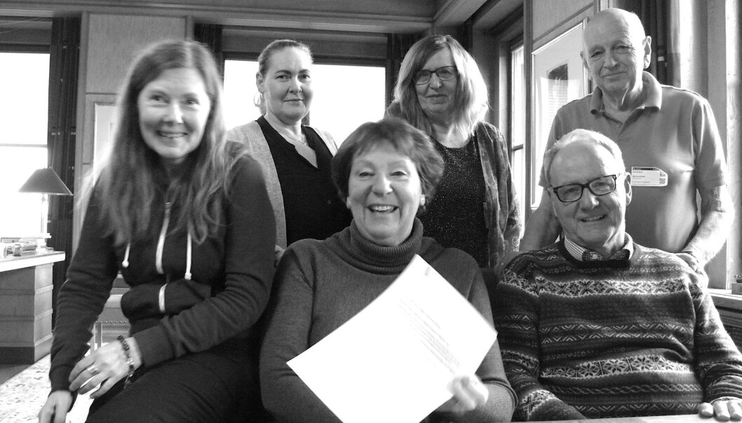 Boligopprøret på kontoret til ordfører Marianne Borgen, våren 2019. Her holder hun oppe kravlista til Boligopprøret. Boligopprøret på kontoret til ordfører Marianne Borgen, våren 2019. Her holder hun oppe kravlista til Boligopprøret.