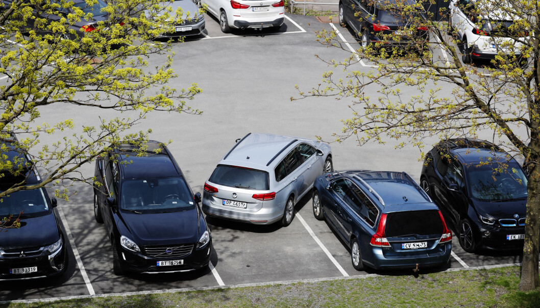 — Vi setter en maksgrense for antall bilplasser, et minimumsantall for sykkelparkeringen og bildeling i store boligprosjekter, sier byutviklingsbyråd Arild Hermstad (MDG). — Vi setter en maksgrense for antall bilplasser, et minimumsantall for sykkelparkeringen og bildeling i store boligprosjekter, sier byutviklingsbyråd Arild Hermstad (MDG).