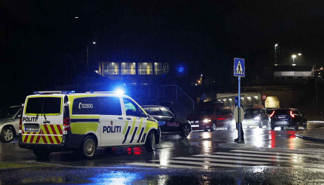 Politiet på ulykkesstedet i Maria Dehlis vei der 13-åringen ble påkjørt av bilisten som stakk av. Politiet på ulykkesstedet i Maria Dehlis vei der 13-åringen ble påkjørt av bilisten som stakk av.