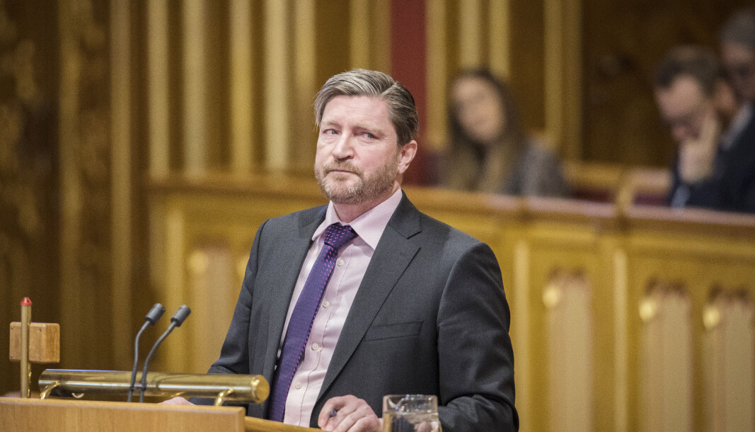 Christian Tybring-Gjedde (Frp) på Stortinget. Nå har han ifølge TV 2 ikke lenger sikker plass på Oslo Frps nominasjonsliste. Christian Tybring-Gjedde (Frp) på Stortinget. Nå har han ifølge TV 2 ikke lenger sikker plass på Oslo Frps nominasjonsliste.