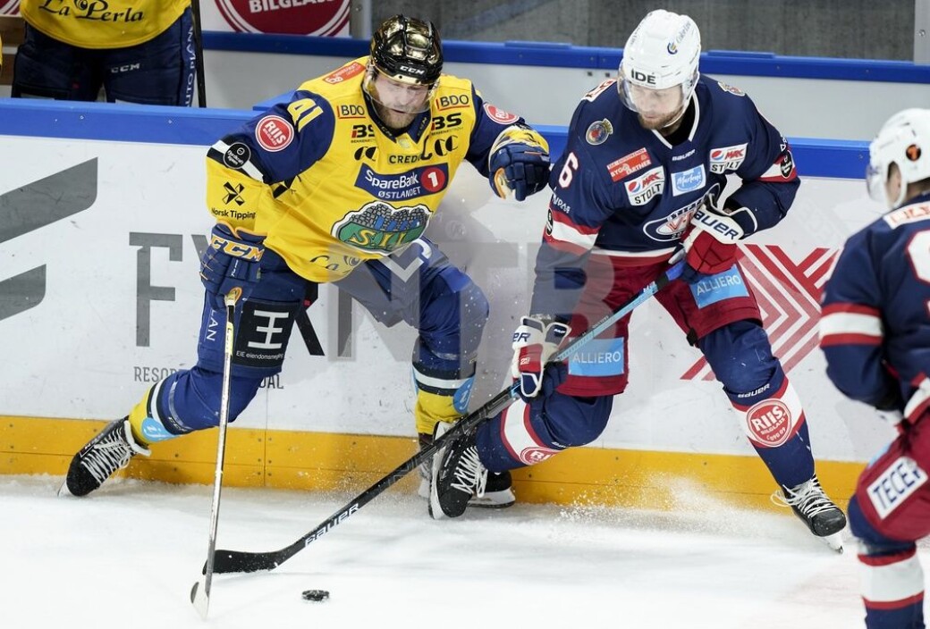 Patrick Thoresen (t.v) kunne rett før jul slå fast at Kalle Ekelund er i siget igjen. Storhamar gikk på en smell da Vålerenga halte i land seier 21. desember. Patrick Thoresen (t.v) kunne rett før jul slå fast at Kalle Ekelund er i siget igjen. Storhamar gikk på en smell da Vålerenga halte i land seier 21. desember.