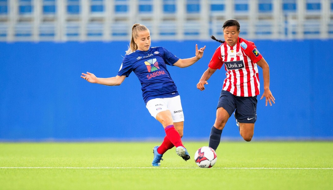 Ylinn Tennebø (t.h.) blir fra januar lagvenninne med Sigrid Heien Hansen og resten av Vålerenga-damene. Ylinn Tennebø (t.h.) blir fra januar lagvenninne med Sigrid Heien Hansen og resten av Vålerenga-damene.