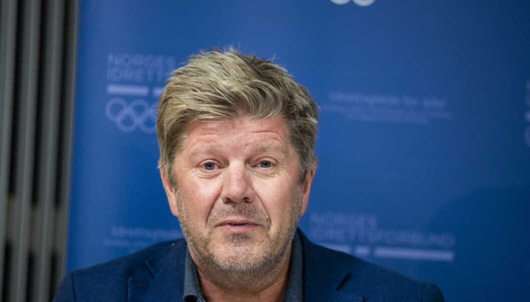 — Vi er blitt enig om et grunnprinsipp med Norsk Topphockey om at vi skal forsøke å gjennomføre 36 runder, sier generalsekretær Ottar Eide i hockeyforbundet. — Vi er blitt enig om et grunnprinsipp med Norsk Topphockey om at vi skal forsøke å gjennomføre 36 runder, sier generalsekretær Ottar Eide i hockeyforbundet.