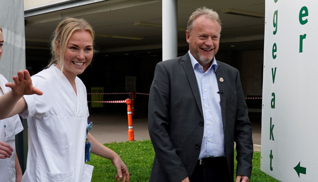 Etatsdirektør Hilde Therese Hamre (til v.) og byrådsleder Raymond Johansen fotografert utenfor teststasjonen ved Aker i fjor høst. Nå er Oslo først med å ta i bruk Moderna-vaksinen. Etatsdirektør Hilde Therese Hamre (til v.) og byrådsleder Raymond Johansen fotografert utenfor teststasjonen ved Aker i fjor høst. Nå er Oslo først med å ta i bruk Moderna-vaksinen.