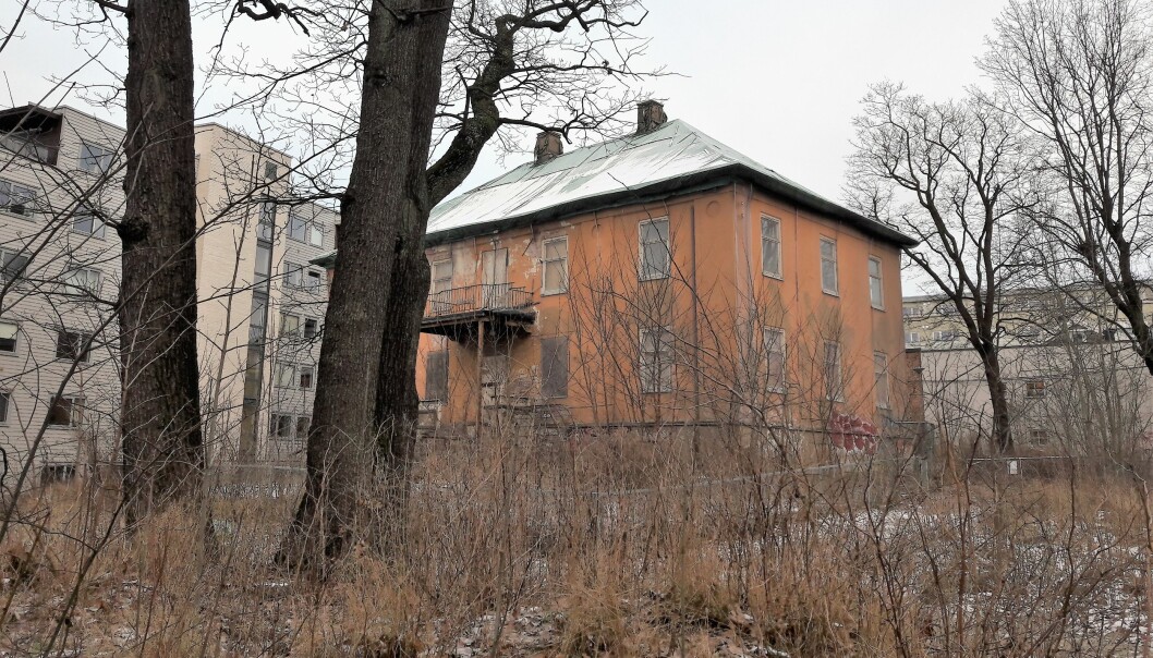 For mange kommunale bygg forfaller, og det er en altfor dårlig løsning å rive villa Sorgenfri og bygge nytt, mener bystyrerepresentant for Venstre, Haakon Riekeles.
