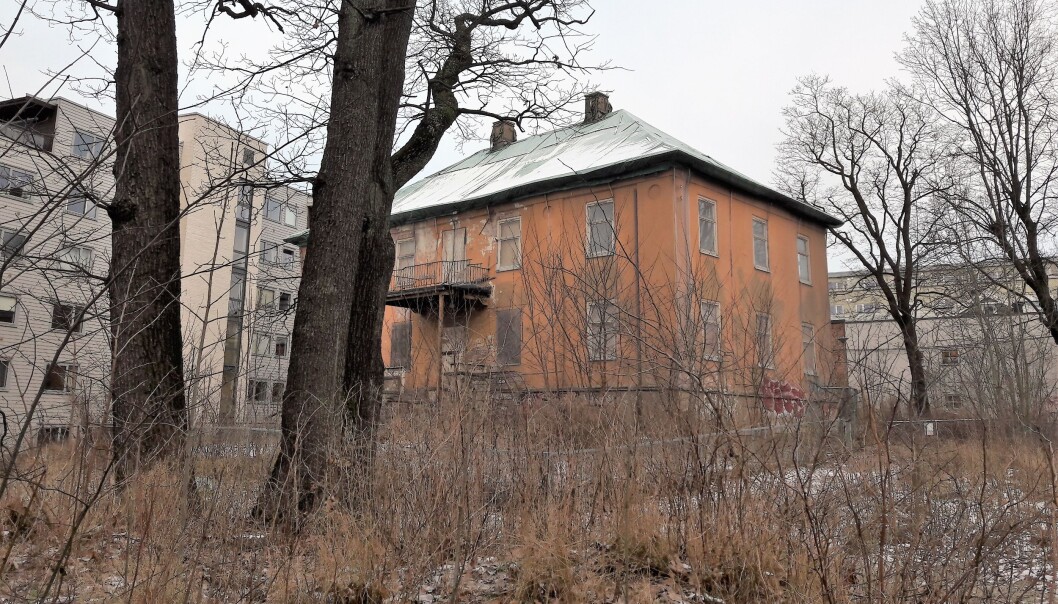 For mange kommunale bygg forfaller, og det er en altfor dårlig løsning å rive villa Sorgenfri og bygge nytt, mener bystyrerepresentant for Venstre, Haakon Riekeles. For mange kommunale bygg forfaller, og det er en altfor dårlig løsning å rive villa Sorgenfri og bygge nytt, mener bystyrerepresentant for Venstre, Haakon Riekeles.