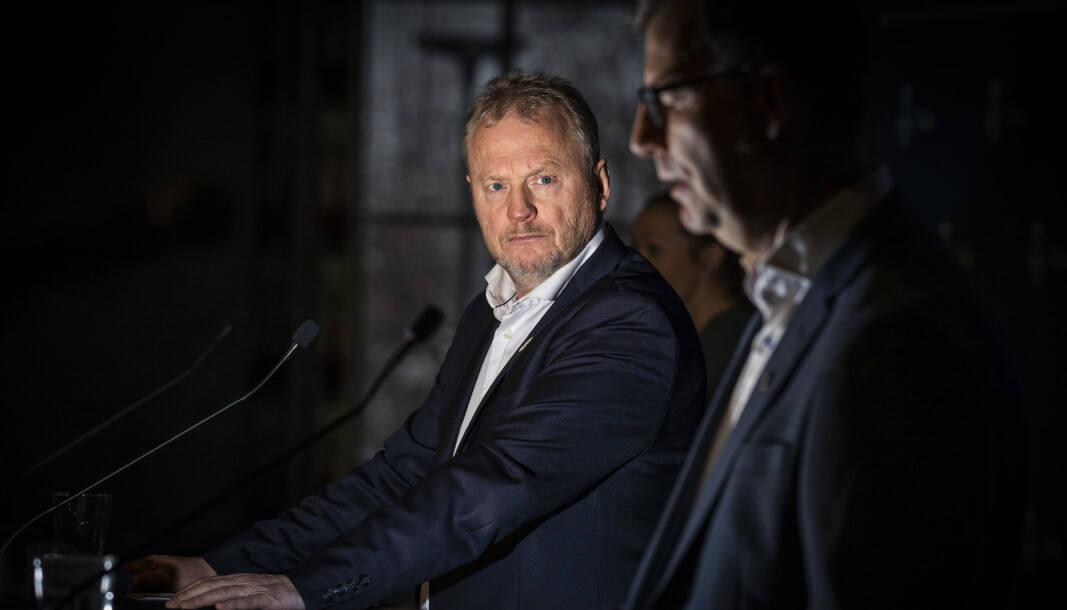 Byrådsleder Raymond Johansen (Ap) sier at Oslo viderefører den sosiale nedstengingen. Byrådsleder Raymond Johansen (Ap) sier at Oslo viderefører den sosiale nedstengingen.