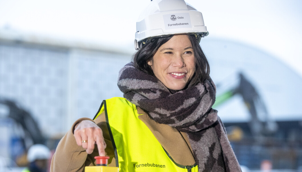 Lan Marie Berg (MDG) er miljø- og samferdselsbyråd i Oslo. Hun sier det vil bli vanskeligere å ha fossilbil i Oslo i årene som kommer. Lan Marie Berg (MDG) er miljø- og samferdselsbyråd i Oslo. Hun sier det vil bli vanskeligere å ha fossilbil i Oslo i årene som kommer.