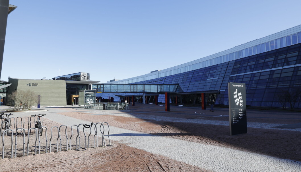 Heller ikke da de strenge koronatiltakene ble innført i Oslo lørdag, gjorde ledelsen i Telenor det enklere å velge hjemmekontor. Heller ikke da de strenge koronatiltakene ble innført i Oslo lørdag, gjorde ledelsen i Telenor det enklere å velge hjemmekontor.