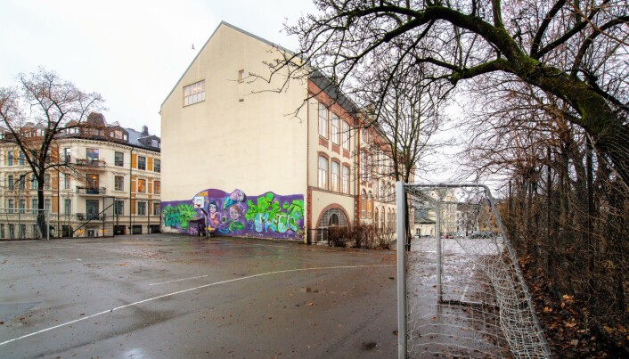 Dagens ballplass vil bli til en liten basketballbane om utbyggeren får det som de vil på Hartvig Nissen videregående. Dagens ballplass vil bli til en liten basketballbane om utbyggeren får det som de vil på Hartvig Nissen videregående.