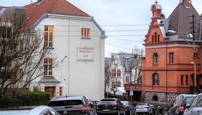 Venstre reagerer på at reguleringsplanen for området vil fjerne over 50 parkeringsplasser i gatene rundt Hartvig Nissen videregående. Venstre reagerer på at reguleringsplanen for området vil fjerne over 50 parkeringsplasser i gatene rundt Hartvig Nissen videregående.
