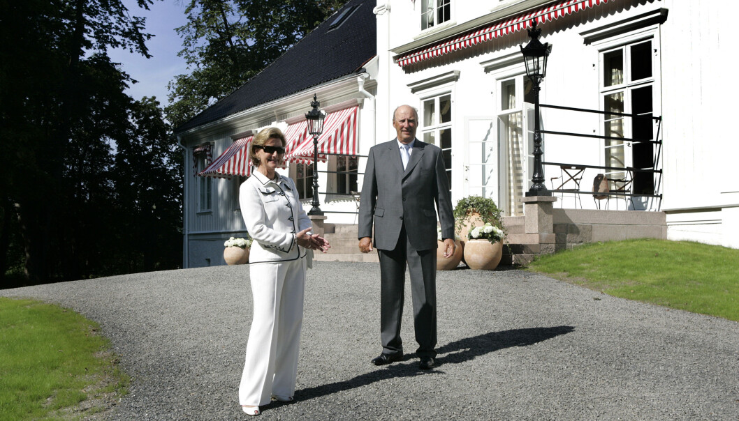 Kong Harald og dronning Sonja var strålende fornøyd da Bygdøy kongsgård stod ferdig oppusset i 2007. Kong Harald og dronning Sonja var strålende fornøyd da Bygdøy kongsgård stod ferdig oppusset i 2007.