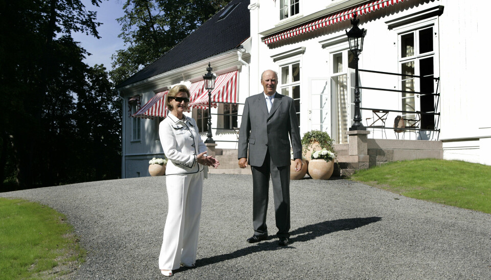 Kong Harald og dronning Sonja var strålende fornøyd da Bygdøy kongsgård stod ferdig oppusset i 2007.