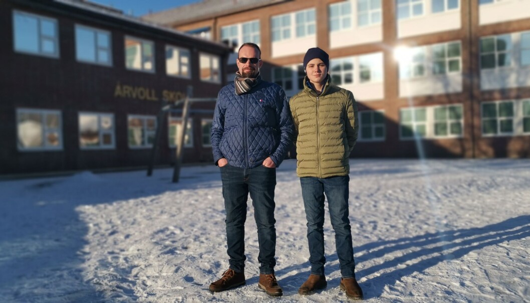 Kim Massey Heide må sende sønnen Alex ut på en 30 minutter lang reisevei fordi Oslo kommune ikke har ungdomsskoleplasser i nærmiljøet. Kim Massey Heide må sende sønnen Alex ut på en 30 minutter lang reisevei fordi Oslo kommune ikke har ungdomsskoleplasser i nærmiljøet.