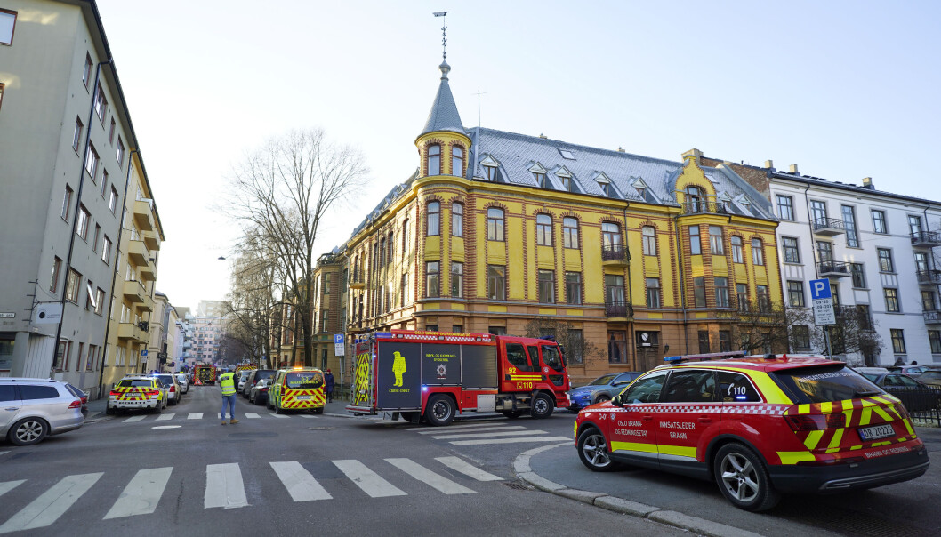 Stort oppbud av utrykningskjøretøy fra alle nødetatene til brannen i Fauchalds gate på Majorstua. Stort oppbud av utrykningskjøretøy fra alle nødetatene til brannen i Fauchalds gate på Majorstua.