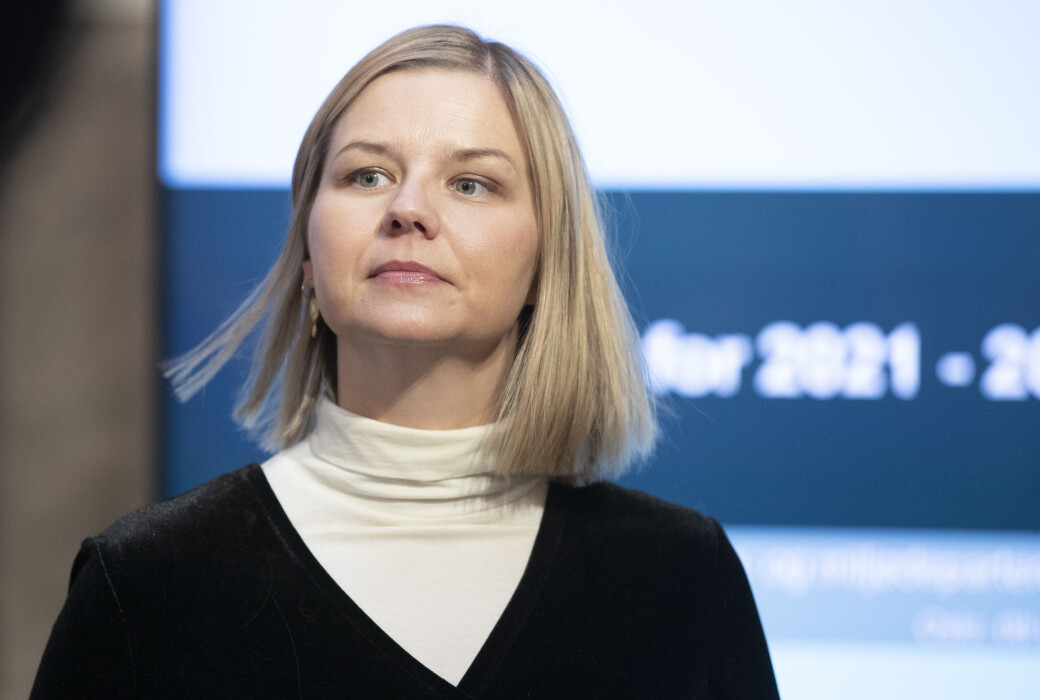 — Nå er vi nødt til å tenke at sånn blir det resten av dette skoleåret. Det er veldig stor fare at disse kommunene hvor man går på gult nå, vil gå tilbake på rødt, sier kunnskapsminister Guri Melby (V). — Nå er vi nødt til å tenke at sånn blir det resten av dette skoleåret. Det er veldig stor fare at disse kommunene hvor man går på gult nå, vil gå tilbake på rødt, sier kunnskapsminister Guri Melby (V).