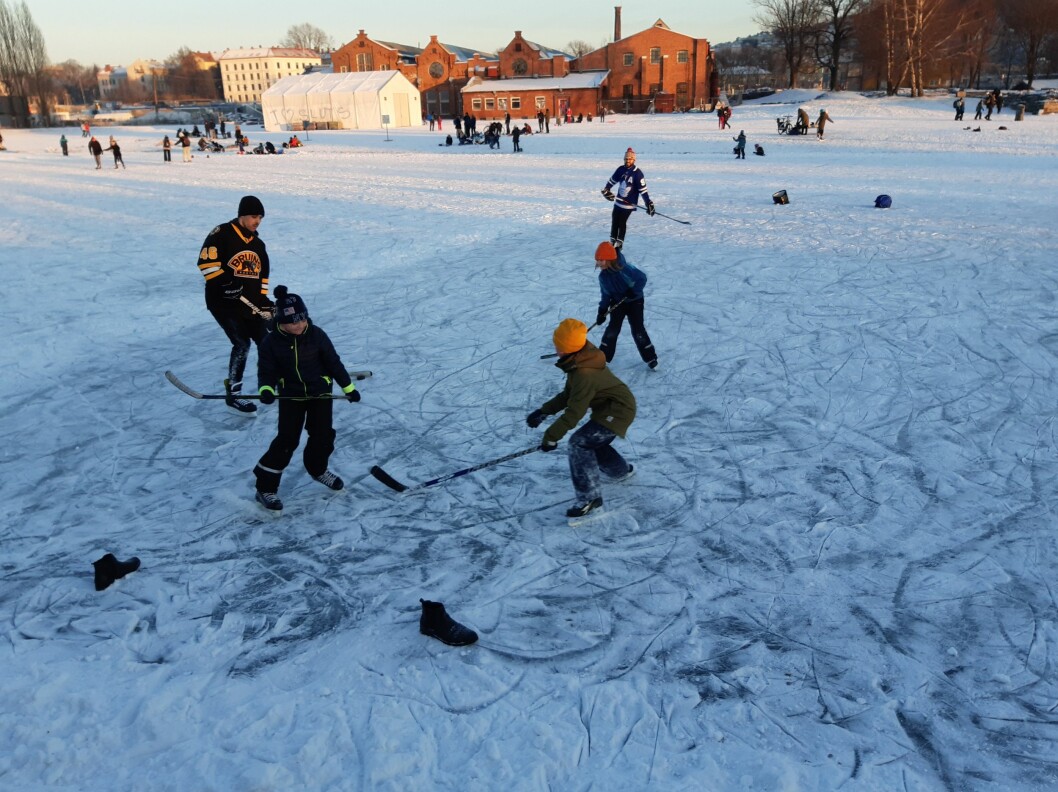 Ishockey i Middelalderparken.
