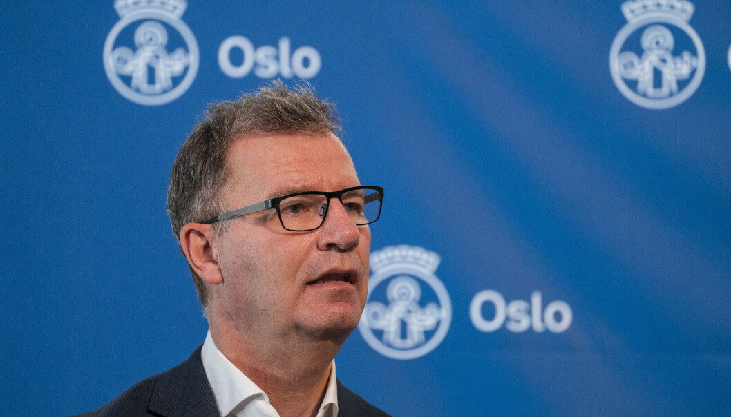 — Det som er det viktige er om hvorvidt vi kan spore smittebanene og dermed kan identifisere nærkontakter og sette folk i isolasjon fort, sier helsebyråd Robert Steen (Ap). — Det som er det viktige er om hvorvidt vi kan spore smittebanene og dermed kan identifisere nærkontakter og sette folk i isolasjon fort, sier helsebyråd Robert Steen (Ap).