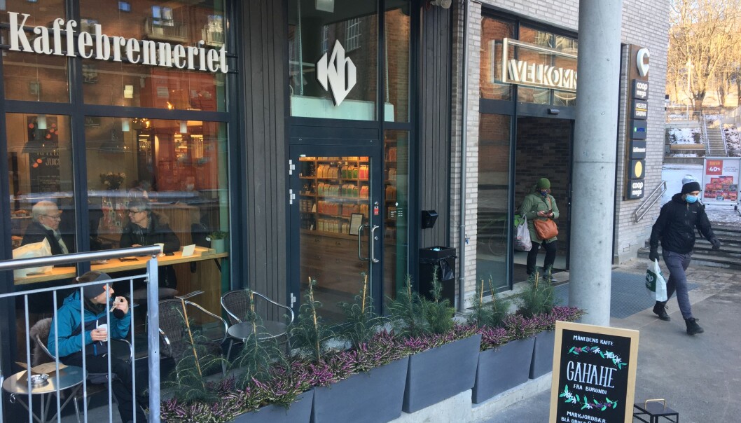 Den nye kaffebrenneriet ligger på Carl Berner torg, som akkurat har åpnet. Den nye kaffebrenneriet ligger på Carl Berner torg, som akkurat har åpnet.