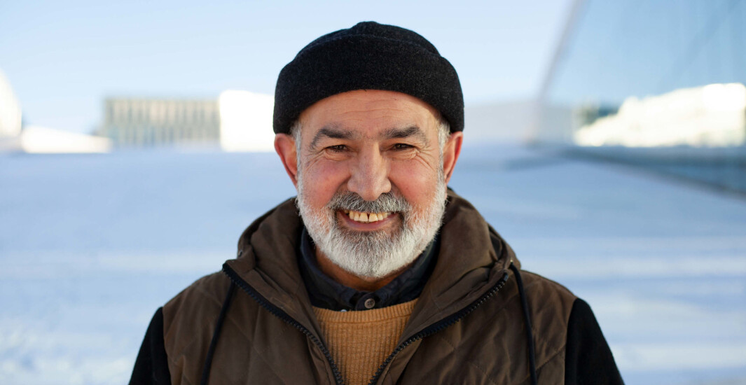 Reza Rezaee (60) fronter gjerne det blodrøde, og mer enn partiet Rødt, i bydel Sagene. Her er han fotografert foran operaen - som en av fire frontfigurer for en Reza Rezaee (60) fronter gjerne det blodrøde, og mer enn partiet Rødt, i bydel Sagene. Her er han fotografert foran operaen - som en av fire frontfigurer for en