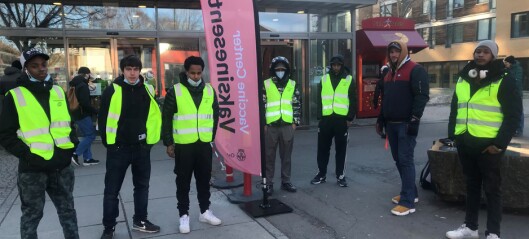 Bydel Sagene setter unge voksne i jobb. Abdi (26) og arbeidslaget hans sikrer at alt går riktig for seg på vaksinestasjonen Bydel Sagene setter unge voksne i jobb. Abdi (26) og arbeidslaget hans sikrer at alt går riktig for seg på vaksinestasjonen