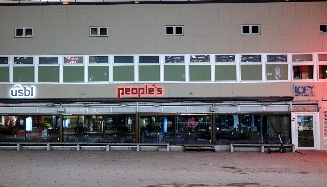 Folketomt utenfor Peoples i Oslo sentrum onsdag kveld. Folketomt utenfor Peoples i Oslo sentrum onsdag kveld.