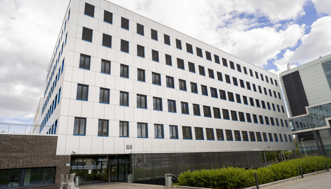Ullern videregående skole i Oslo holdes stengt ut uken på grunn av en uoversiktlig smittesituasjon. Ullern videregående skole i Oslo holdes stengt ut uken på grunn av en uoversiktlig smittesituasjon.