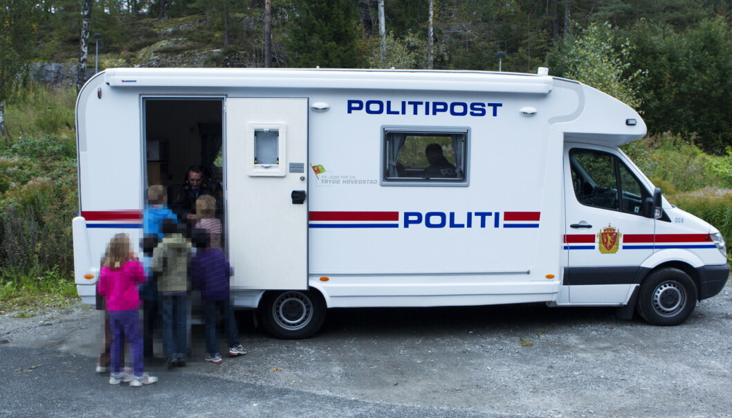 For at politiets nærvær skal forebygge kriminalitet, er det essensielt at politiet bygger relasjoner over tid, mener skribentene. For at politiets nærvær skal forebygge kriminalitet, er det essensielt at politiet bygger relasjoner over tid, mener skribentene.
