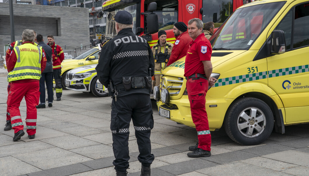 Politiet i Oslo ønsker seg en egen psykiatriambulanse. Politiet mener de ikke bør brukes i utrykninger der det er helsehjelp som trengs. De senere årene har antall psykiatrioppdrag for politiet økt. Politiet i Oslo ønsker seg en egen psykiatriambulanse. Politiet mener de ikke bør brukes i utrykninger der det er helsehjelp som trengs. De senere årene har antall psykiatrioppdrag for politiet økt.