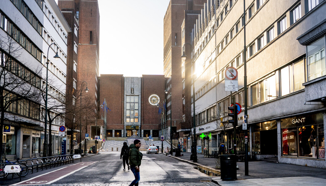 — Oslo kommune må vurdere om de har et tiltaksnivå som er tilstrekkelig. Så følger vi med på det i tillegg, sier helseminister Bent Høie. — Oslo kommune må vurdere om de har et tiltaksnivå som er tilstrekkelig. Så følger vi med på det i tillegg, sier helseminister Bent Høie.