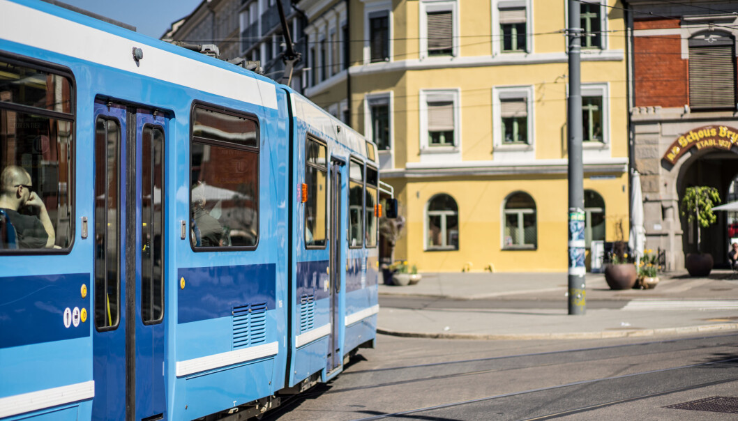 Mange av ungdommene i slagsmålet var under 15 år, og foreldrene er informert, melder politiet. Mange av ungdommene i slagsmålet var under 15 år, og foreldrene er informert, melder politiet.