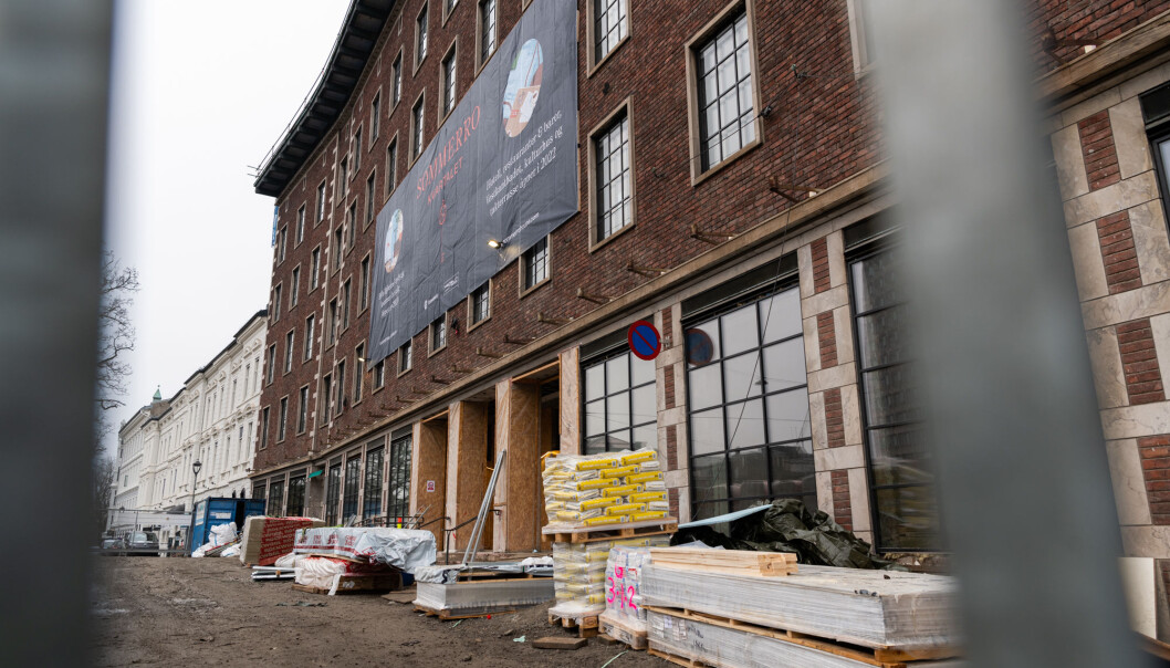 Byggeplassen til det nye Stordalen-hotellet på Solli plass er et av stedene i hovedstaden hvor mange anleggsarbeidere er rammet av koronaviruset. Byggeplassen til det nye Stordalen-hotellet på Solli plass er et av stedene i hovedstaden hvor mange anleggsarbeidere er rammet av koronaviruset.